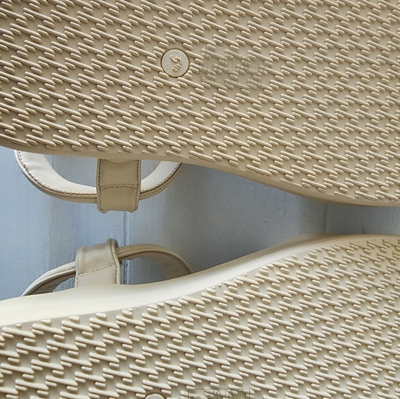 Velcro beige sandals - Picture 3 of 3